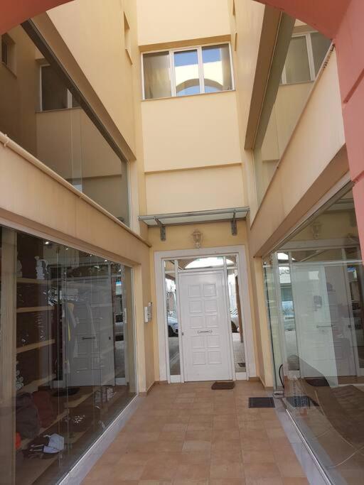 Relaxing City Center West Luxury Studio كاريستوس المظهر الخارجي الصورة